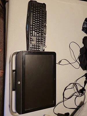 HP Pavilion 20 All-In-One Windows Includes Keyboard - Image 1 of 4