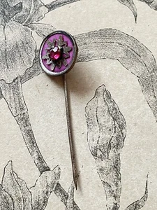 Ancienne épingle à chapeau / cravate à décor de strass rouge fond mauve 1900 - Imagen 1 de 3