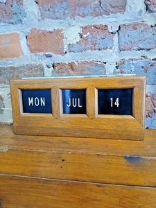 Antico Calendario in Legno Banca Nazionale di Nazareth Contatore Data Giorno - Foto 1 di 6
