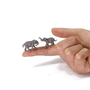20pcs Model Railway N Scale Elephant Animals 1:150 Well Painted Elephant PVC - Picture 1 of 7