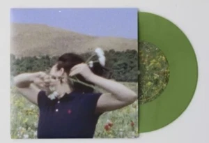Billie Eilish - BIRDS OF A FEATHERS Limited UO Exclusive 7” Vinyl Single In Hand - Imagen 1 de 5