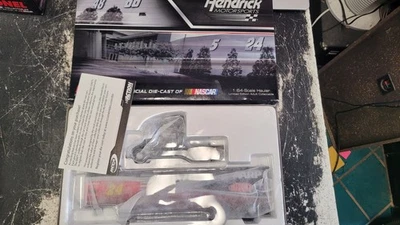 JEFF GORDON 2011 DRIVE TO END HUNGER HAULER 1/64 ACTION Lionel 1/1022 - Image 1 of 4