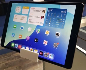 APPLE IPAD 7A GENERAZIONE 32GB | SOLO WIFI | - Foto 1 di 3