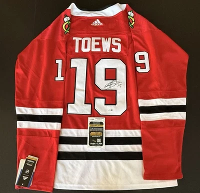Camiseta firmada por Jonathan Toews Chicago Blackhawks certificado de autenticidad JSA Foto 1 de 4