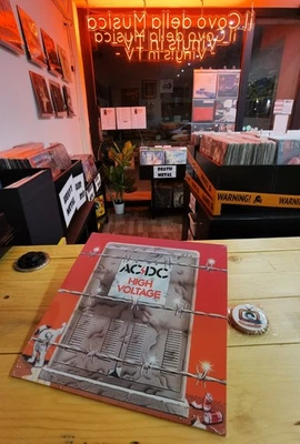 AC/DC - High Voltage reissue 2024 vinile 33 giri vinyl LP acdc POP UP esclusiva - Immagine 1 di 4