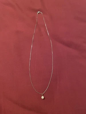 14k Gold Necklace With Pearl Pendant - Image 1 of 3