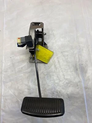 2009 HYUNDAI SONATA SE Limited 2.4L 4 цилиндра автоматическая коробка передач. Педаль тормоза - Изображение 1 из 4