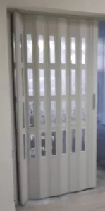 Folding door sliding door in PVC with window and door handle, to measure, double wall - Picture 1 of 12