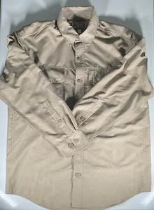 Duluth Trading Co Shirt Mens Medium Button Long Sleeve Tan Hiking Fishing Vented - Picture 1 of 15