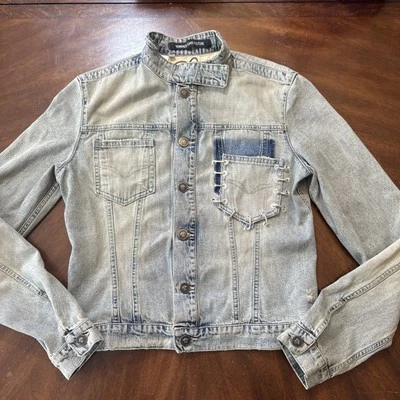 Jaqueta jeans Versace Couture anos 90 lavagem leve cravejada bolso grampeado tamanho M - Imagem 1 de 4