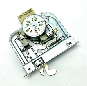 Whirlpool Oven Door Latch 8302474 9759481 W10195934 OO674 - Picture 1 of 2