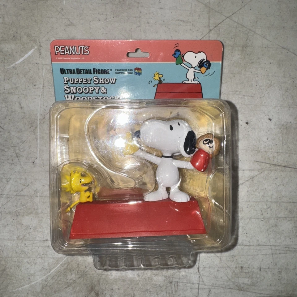 Figura Ultra Detalle Medicom Peanuts Serie 11 Puppet Show Snoopy & Woodstock UDF Foto 1 de 2