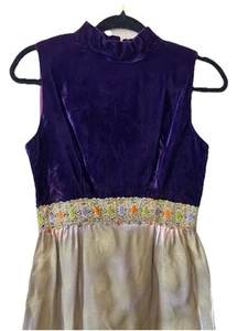 Vintage 70’s Mod Purple Velvet Embroidered Sleeveless Mini Dress Vintage Re-Made XS - Bild 1 von 16