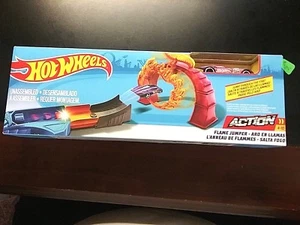 Hot Wheels Flame Jumper Play Set da collezione nuovo prezzo più basso - Foto 1 di 4