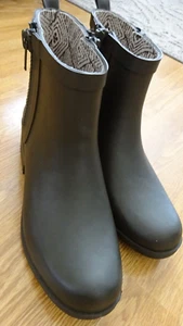 Women's Lucky Brand Rhandi Green Rubber Boots Shoes Ankle Olive Green Sz 10 40 - Picture 1 of 6
