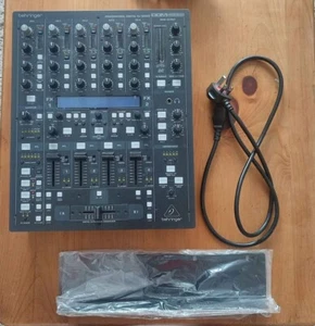 Behringer DDM4000 DJ Mixer - Picture 1 of 3