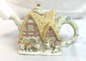 Snow White The Seven Dwarfs Cottage Teapot - Disney - Picture 1 of 5