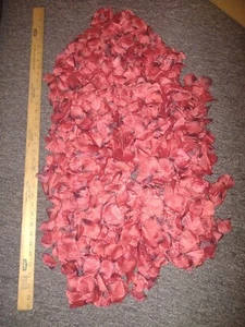 ROSE PETALS ARTIFICIAL SOFT SILK - LARGE AMOUNT - Picture 1 of 4