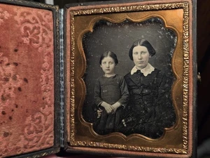 6th plate daguerreotype of lady and young daughter child full ratty case - Picture 1 of 3