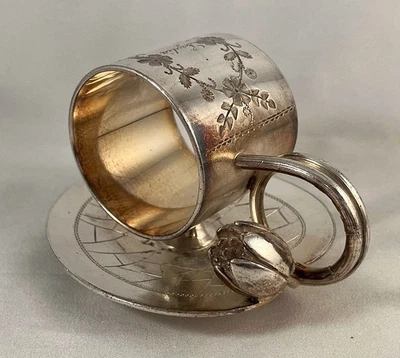 Antiguo anillo servilletero de plata figurativo de Meriden ALMOHADILLA DE LIRIO DE AGUA #168 EXC. ESTADO $1 N/R! Foto 1 de 4