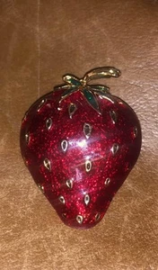 2 inch enamel strawberry brooch - Picture 1 of 3