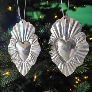 Pair 2 Vintage Sacred Heart Ornaments Punched Tin Mexican Ex Voto Milagros 4" - Picture 1 of 7