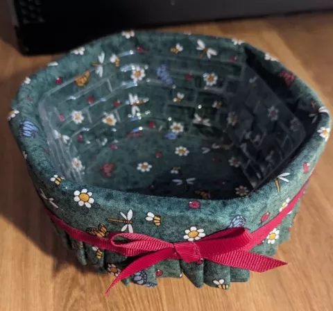 Vintage 2002 Longaberger small basket Hexagon shaped w/fabric liner & protector Cover