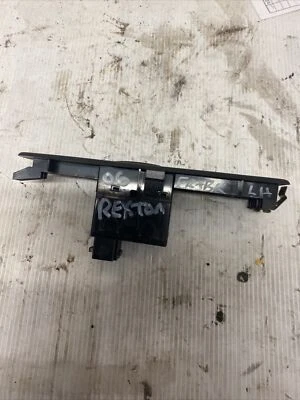 2004-2008 Ssangyong Rexton выключатель стекла задняя левая дверь 85840-08000 - Изображение 1 из 4