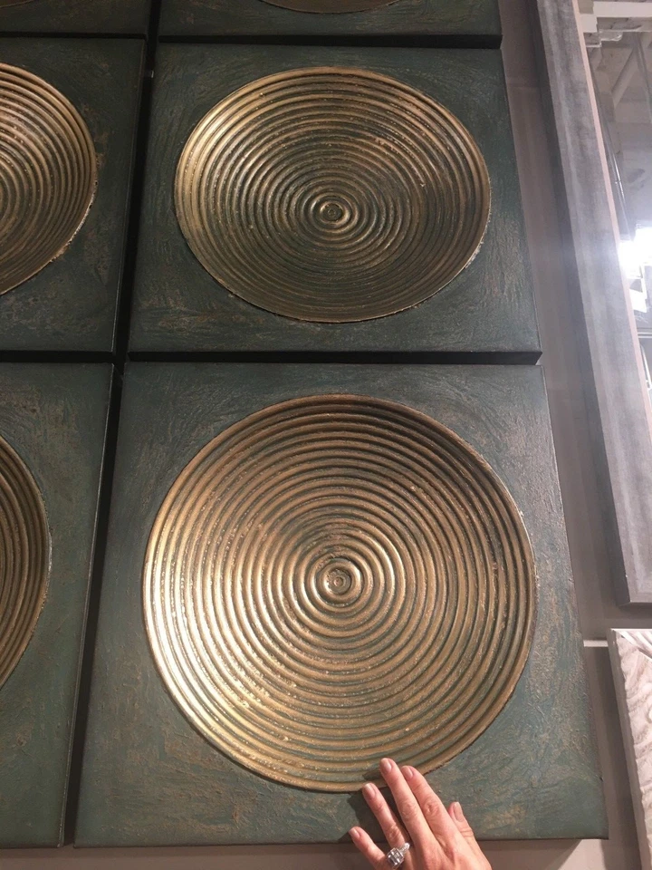 两个城市工业老金属墙艺术格子凹槽罗纹中心 04106 — 第 1/4 张图片