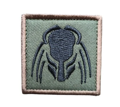 PREDATOR ALIEN ARNOLD MOVIE MASK HUNTER UNIFORM PATCH FOREST HOOK 2 x 2 INCH - Image 1 of 2