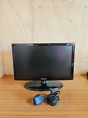 Samsung UE19ES4000  19" Freeview TV No Remote - Image 1 of 4