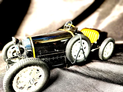 Norev 1925 Bugatti Type 35 1:12 Scale Inv. #3941 - Image 1 of 4