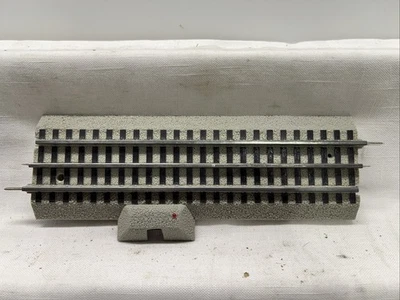 LIONEL FASTRACK  POWER TERMINAL STRAIGHT TRACK 10" ROUND PLUG - Image 1 of 4