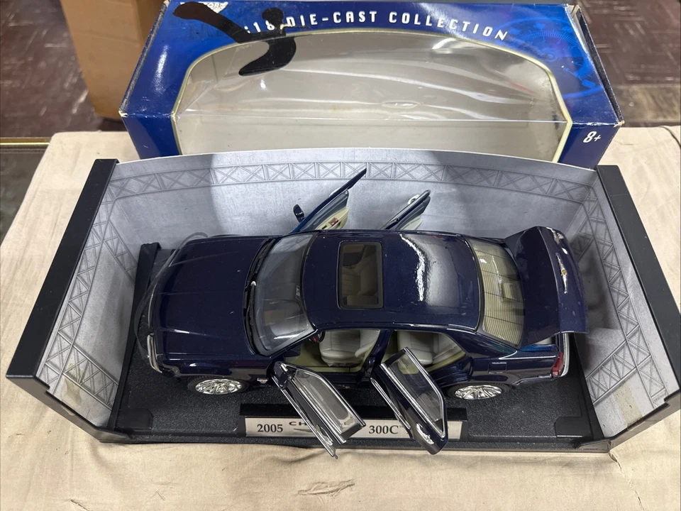 Fairfield 2005 Chrysler 300 Hemi C 1:18 Scale Diecast Model Car Blue 73155 - Image 1 of 4