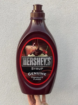 "Banco de monedas grande de jarabe de chocolate Hersheys vintage de los años 90 18""" Foto 1 de 4