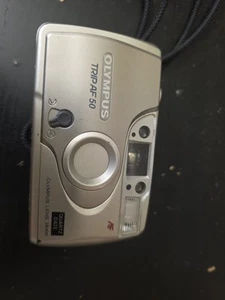Olympus Trip 50 AF Quartz Date 35 mm fotocamera punta e scatta pellicola - Foto 1 di 3
