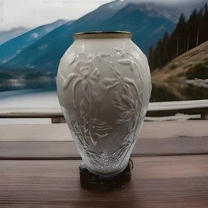 Vaso Vintage Lenox Accents 7" Collezione Capolavoro Crema Goffrato Bordo Oro USA - Foto 1 di 8