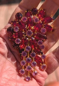 Beautiful Red layered flower brooch - Picture 1 of 3