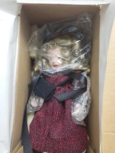 Ashton Drake Galleries Ruth Doll First Issue Of Sharing Christmas Joy Collection - Picture 1 of 19