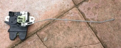 KIA MAGNETIS OPTIMA 2005-2010 MALETERO ACTUADOR MECANISMO DE BLOQUEO CONJUNTO  Foto 1 de 4