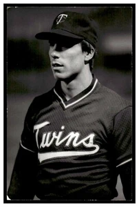 Greg Gagne (1985) Minnesota Twins Vintage Baseball Postcard PCMT - Picture 1 of 2