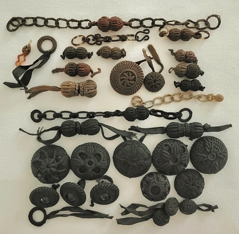 Rare Lot of 32 Victorian Crochet Hair Mourning Buttons Trims Black & Brown Cover