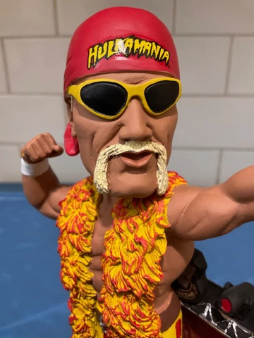 FOCO / Forever Collectibles  -  “Hulkamania” ………. Hulk Hogan BobbleHead Cover