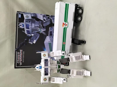 Transformers Masterpiece MP-711 Optimus Prime 7-Eleven Exclusive USED - Image 1 of 4