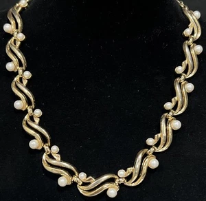 Vintage Crown Trifari faux pearl gold tone necklace choker -16” Long - Picture 1 of 8