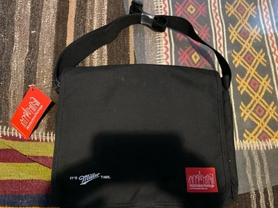 Manhattan Portage 黑色斜挎包邮差包全新带标签 Miller Beer Cordura — 第 1/4 张图片