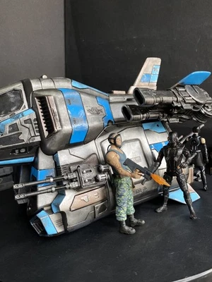 Ares-76 “Grid Hauler” — TRON ARES Dropship de colección coleccionable pintado a mano Foto 1 de 4