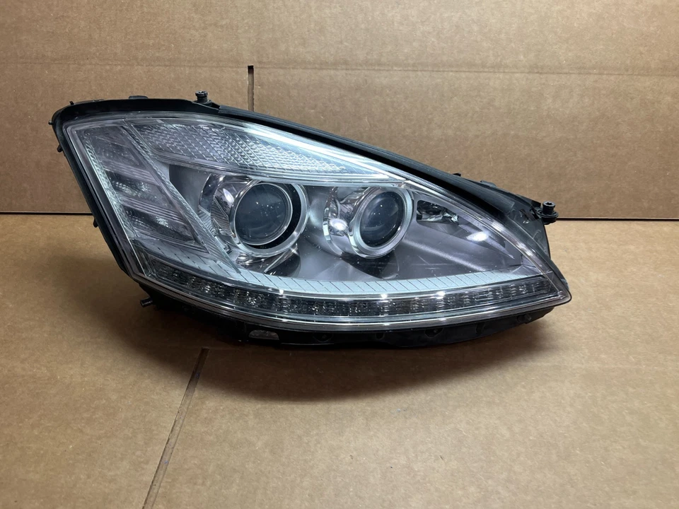 OEM 2010-2013 MERCEDES-BENZ S350 S400 S550 ФАРЫ КСЕНОНОВАЯ ФАРА RH ИЗЯЩНЫЙ!! - Изображение 1 из 4
