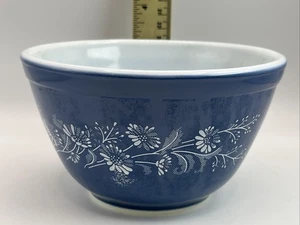 Pyrex Cenicienta Colonial Mist 401 Azul Blanco Flor Mezclador 750 ml Vintage - Imagen 1 de 16