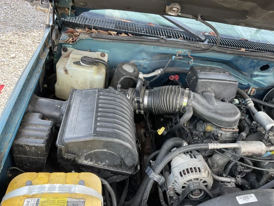 Filtro de aire 5,7 L para camioneta Chevrolet 2500 96-00 5262409 Foto 1 de 4